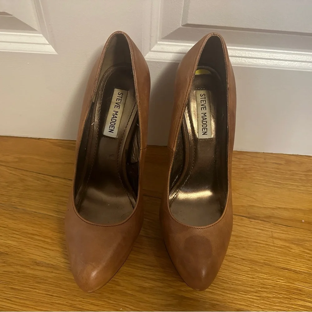 Steve Madden Camel Brown Darrin Heel Size 9, 5.5" Heel - Picture 2 of 10